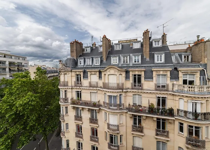 Refait A Neuf Metro Pereire 17 - 2p * Paris