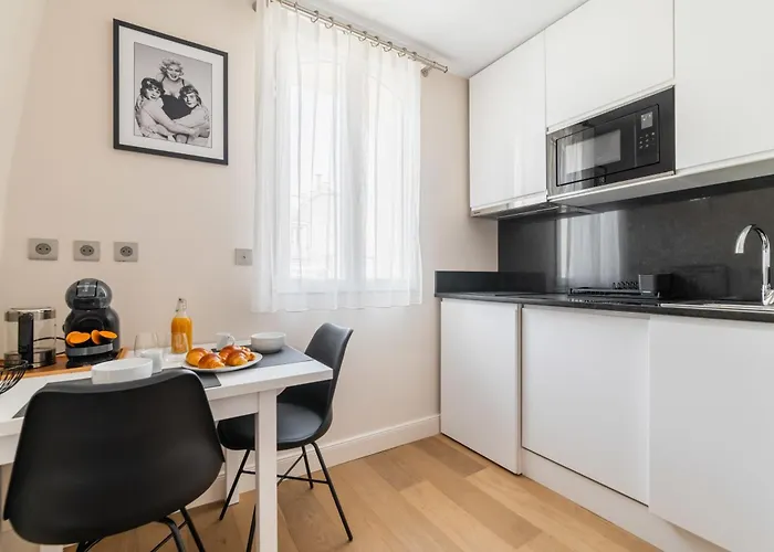 Refait A Neuf Metro Pereire 17 - 2p Appartement